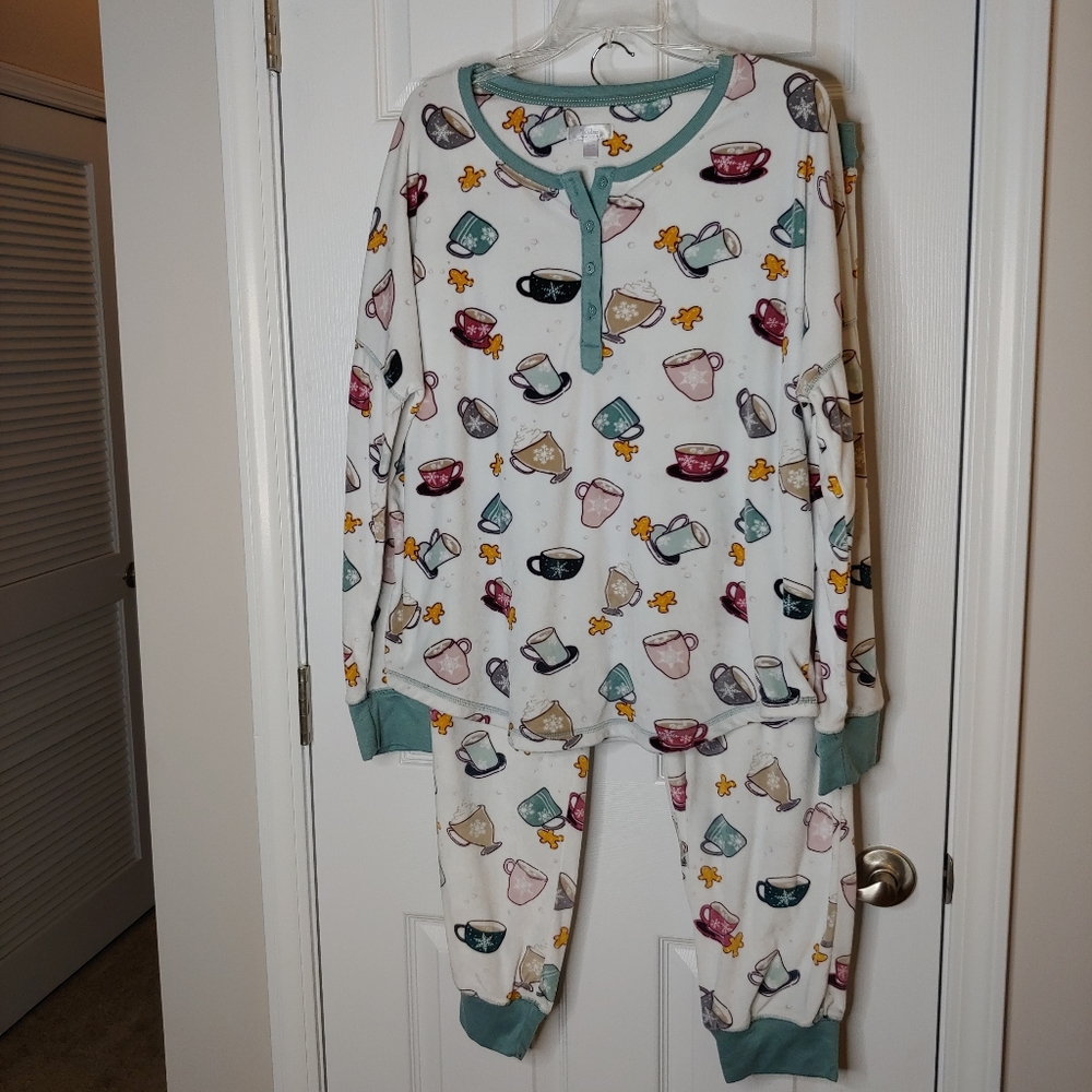 Secret Treasures cocoa gingerbread PJs EUC - Picture 4 of 8